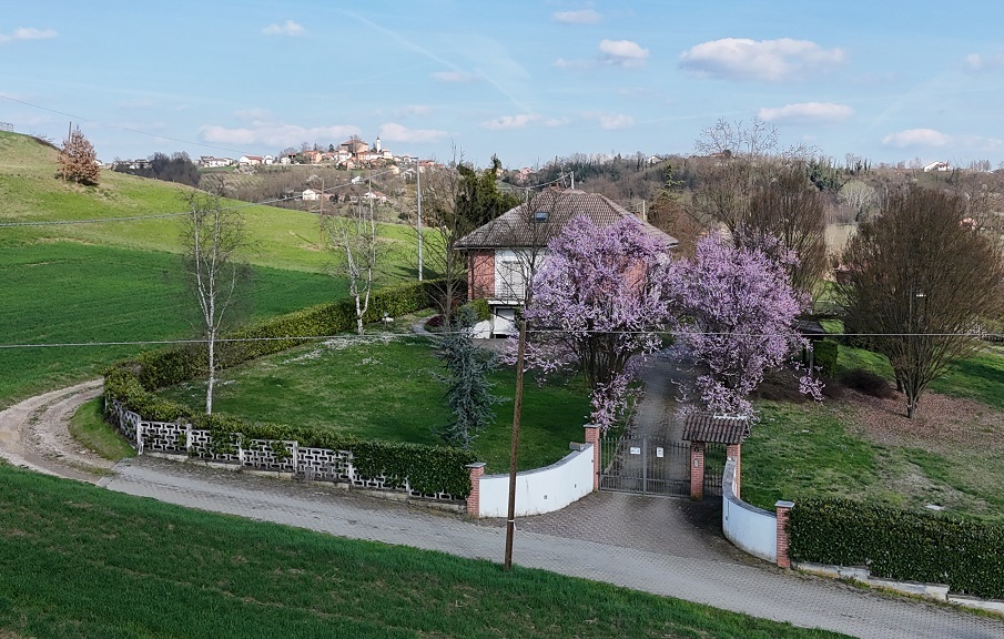 Villa a Roatto